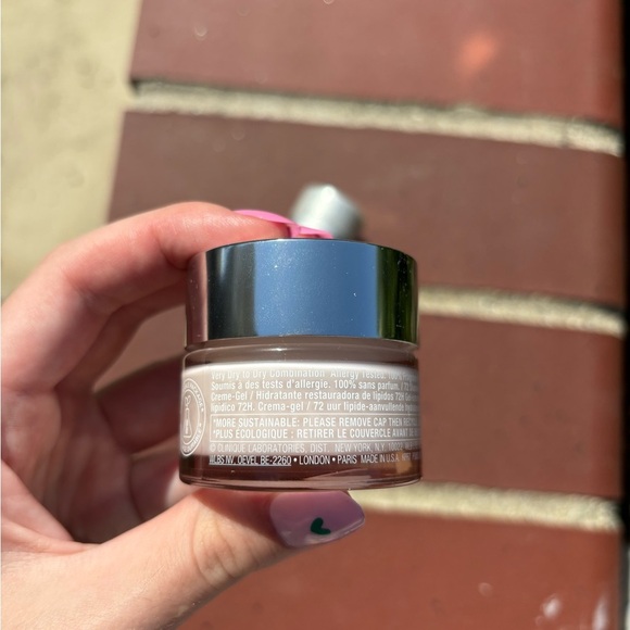 Clinique full size plus travel size - Picture 2 of 5